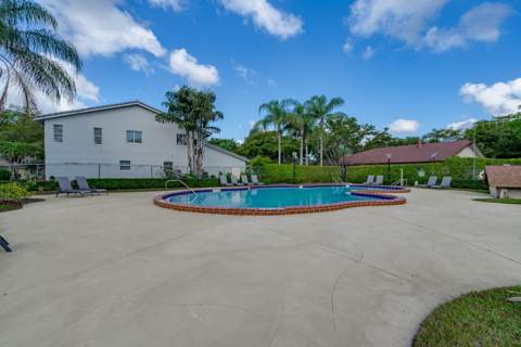 208 Wimbledon Lake Drive #208, Plantation FL - photo 15 of 17