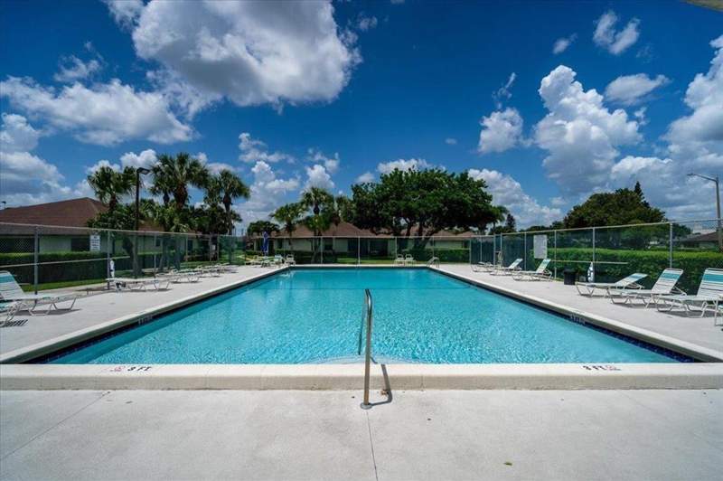3 bedroom Condominium at 1451 Captains Walk #27A, Longwood Village Phase 3A, Fort Pierce — photo 4