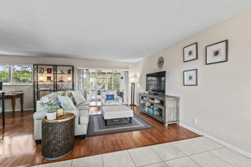 1 bedroom Condominium at 225 Bonnie Boulevard #302, Lakeside Village Condo 10, Palm Springs — photo 5