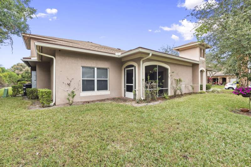 2 bedroom Villa at 1863 S Dovetail Drive #B1, The Lakes At The Savannahs Condominium, Fort Pierce — photo 2