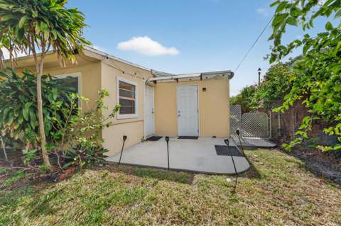2105 Worthington Road, West Palm Beach FL - photo 6 of 25