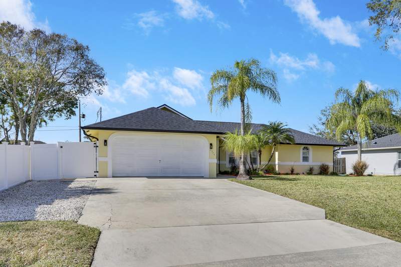 3 bedroom Single Family Residence at 2374 SW Chateau Terrace, Port St Lucie Section 12, Port St. Lucie — photo 2