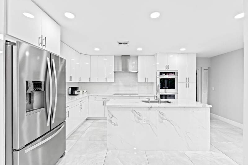 4 bedroom Single Family Residence at 12293 Old Country Road, Pinewood East No 2 Of Wellington Replat Of Tract B, Wellington — photo 5