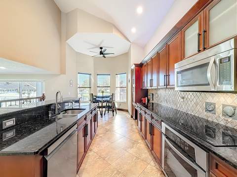 11162 SW Wyndham Way, Port St. Lucie FL - photo 22 of 116