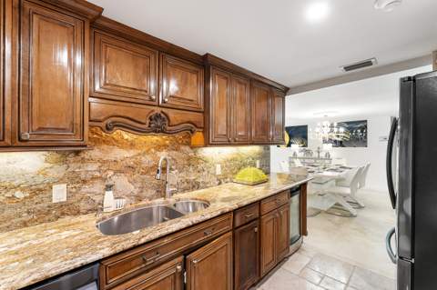 5600 N Flagler Drive #605, West Palm Beach FL - photo 8 of 31