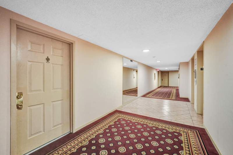 2 bedroom Condominium at 5600 N Flagler Drive #805, Palm Beach House Condo, West Palm Beach — photo 4