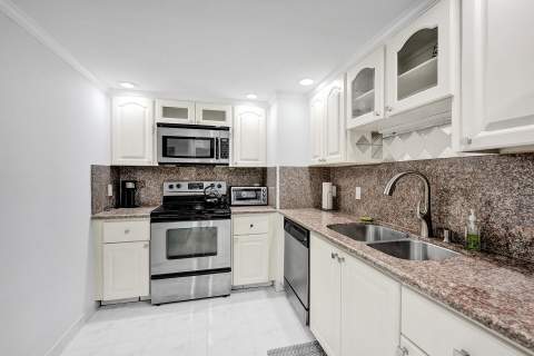 5600 N Flagler Drive #805, West Palm Beach FL - photo 9 of 37