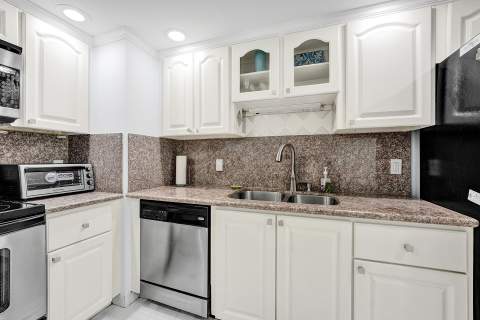 5600 N Flagler Drive #805, West Palm Beach FL - photo 10 of 37