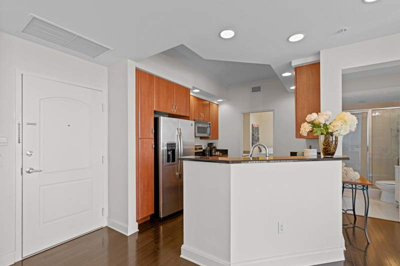 2 bedroom Condominium at 801 S Olive Avenue #1402, One City Plaza Condominium, West Palm Beach — photo 4