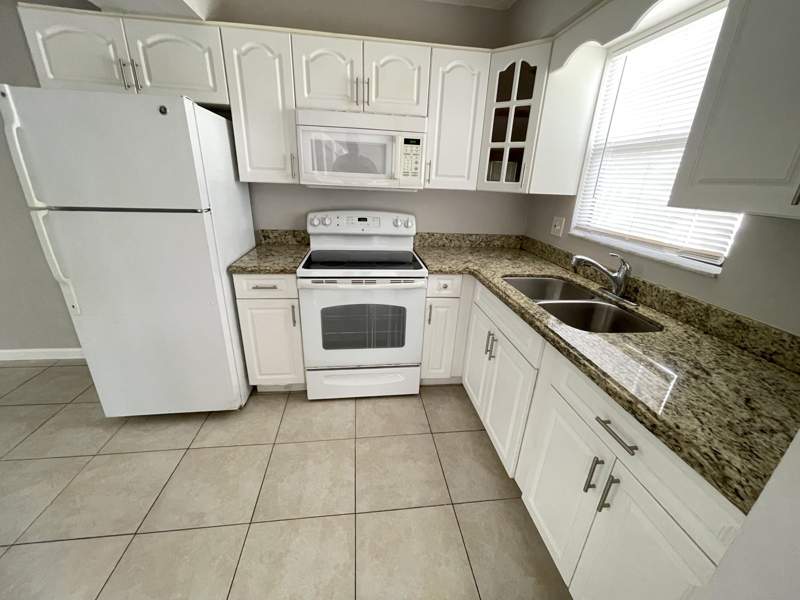 3 bedroom Townhouse at 5806 Channel Drive, Canalake Replat, Greenacres — photo 3