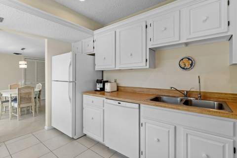 4665 Kittiwake Court #Kingfisher N, Boynton Beach FL - photo 13 of 40