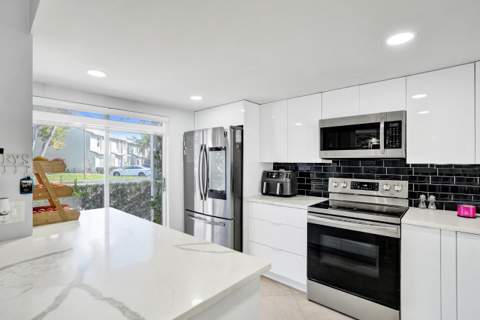 868 Crystal Lake Drive, Deerfield Beach FL - photo 9 of 62