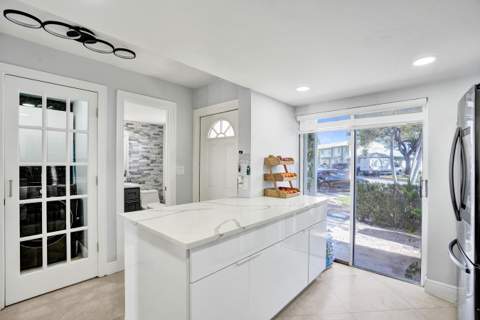 868 Crystal Lake Drive, Deerfield Beach FL - photo 16 of 62