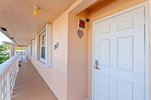1540 NW 18th Avenue #203, Delray Beach FL - photo 7 of 50