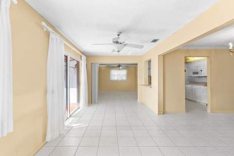 1802 SW 13th Avenue, Boynton Beach FL - photo 8 of 22