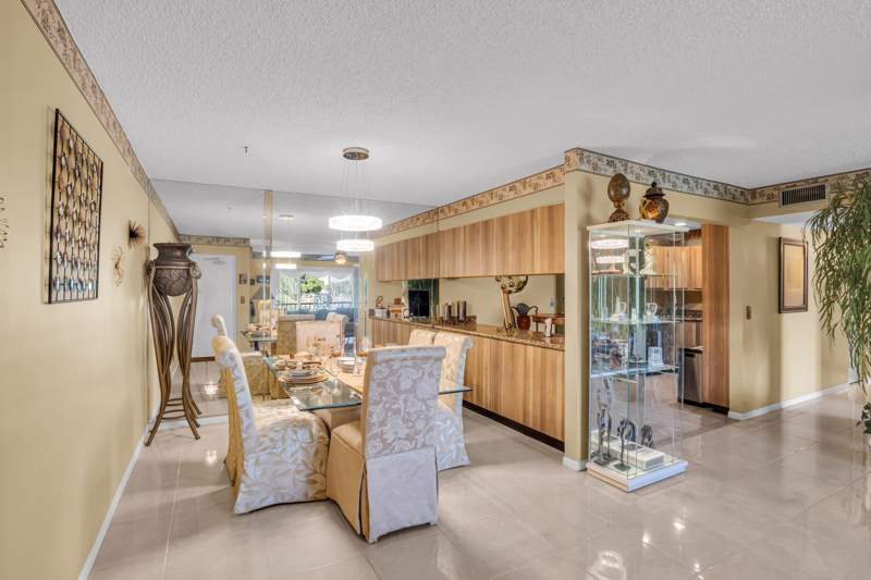 3 bedroom Condominium at 1012 Green Pine Boulevard #H2, Palm Club Village I Condo, West Palm Beach — photo 3