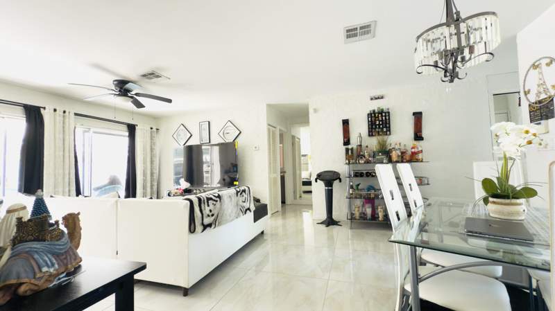 3 bedroom Single Family Residence at 230 NE 25th Street, Skylake Sub Sec, Pompano Beach — photo 4