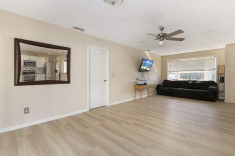 449 SE Oakridge Drive, Port St. Lucie FL - photo 7 of 46