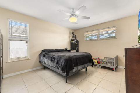 449 SE Oakridge Drive, Port St. Lucie FL - photo 21 of 46