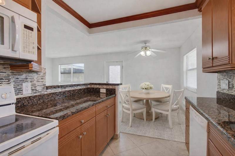 2 bedroom Condominium at 228 Brittany E, Kings Point Brittany, Delray Beach — photo 3