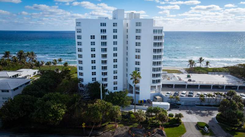 2 bedroom Condominium at 3407 S Ocean Boulevard #8a, Clarendon Condo, Highland Beach — photo 2
