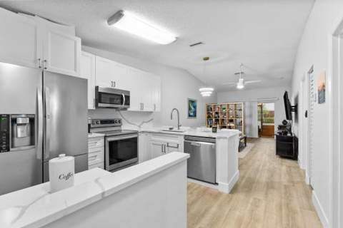 18861 Argosy Drive, Boca Raton FL - photo 9 of 38