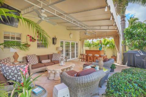 3213 Vincent Road, West Palm Beach FL - photo 16 of 23