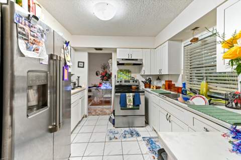 2531 Doral Way, Riviera Beach FL - photo 11 of 28