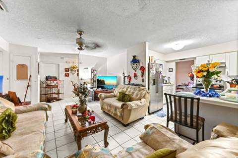 2531 Doral Way, Riviera Beach FL - photo 9 of 28