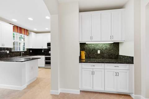 11850 Valencia Gardens Avenue, Palm Beach Gardens FL - photo 13 of 37