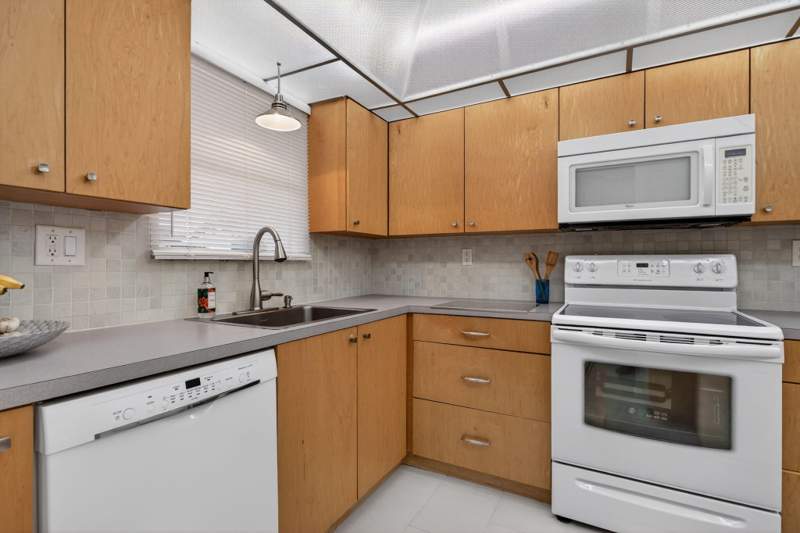 2 bedroom Condominium at 6080 NW 44th Street #214, Greens Of Inverrary Phase I, Lauderhill — photo 2