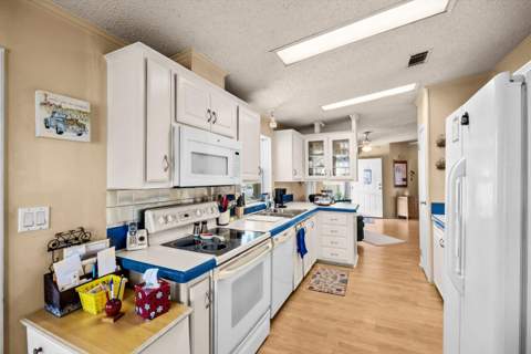 7904 Meadowlark Lane, Port St. Lucie FL - photo 13 of 54