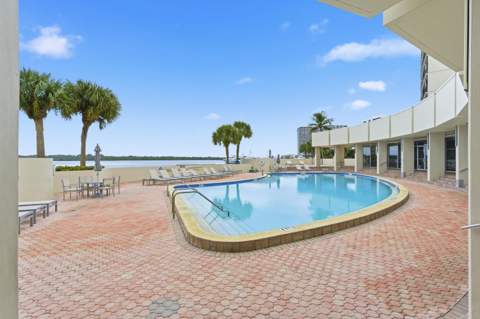 126 Lakeshore Drive #526, North Palm Beach FL - photo 22 of 32