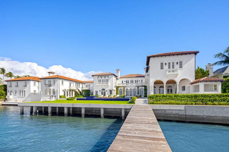 15 bedroom Single Family Residence at 800 S County Road, Lima Addition, Palm Beach — photo 2