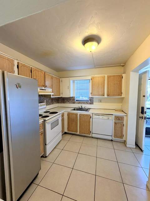 9300 SW 8th Street #107, Boca Raton FL - photo 6 of 24
