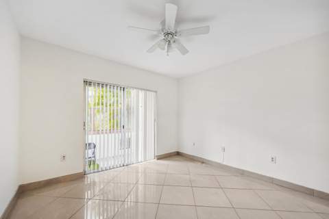 2878 Donnelly Drive #106, Lake Worth FL - photo 9 of 20