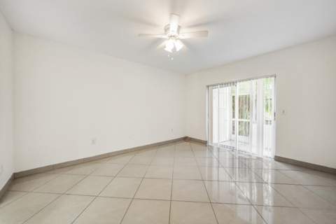 2878 Donnelly Drive #106, Lake Worth FL - photo 11 of 20