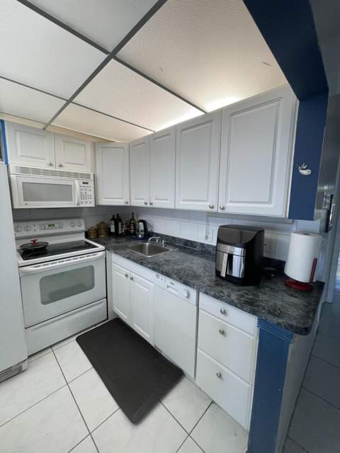 3019 Harwood C #3019, Deerfield Beach FL - photo 10 of 50