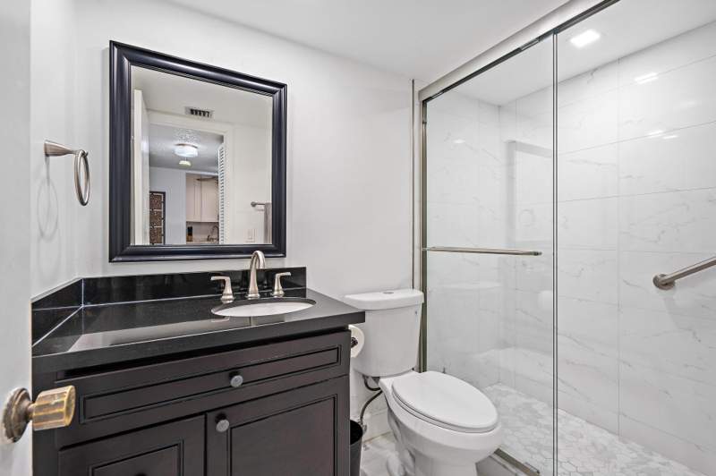 1 bedroom Condominium at 1516 S Lakeside Drive #207, Palm Lake 1 Condo, Lake Worth Beach — photo 4