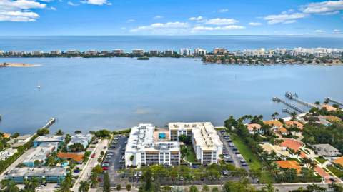 1516 S Lakeside Drive #207, Lake Worth Beach FL - photo 18 of 25