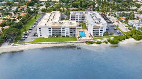 1516 S Lakeside Drive #207, Lake Worth Beach FL - photo 23 of 25