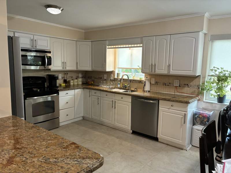 4 bedroom Single Family Residence at 813 SE 10th Terrace, The Cove 4th section, Deerfield Beach — photo 3