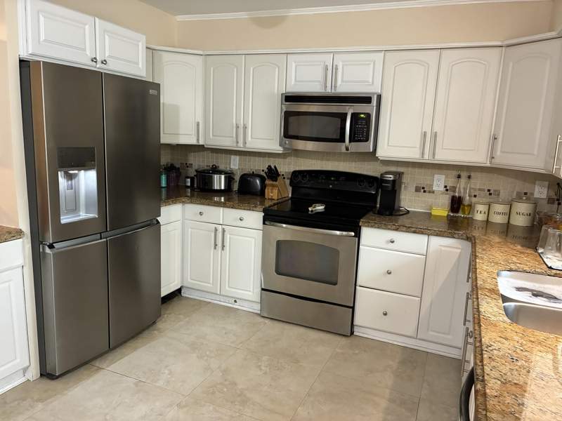 4 bedroom Single Family Residence at 813 SE 10th Terrace, The Cove 4th section, Deerfield Beach — photo 4