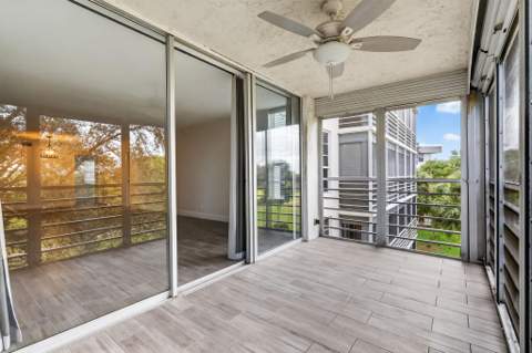 545 Oaks Lane #409, Pompano Beach FL - photo 23 of 25