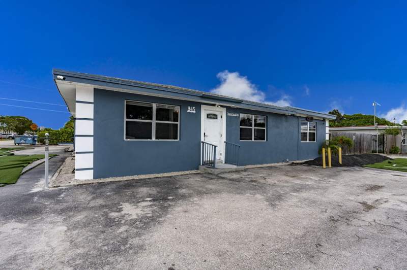4 bedroom Single Family Residence at 945 Miner Road, Tropical Terrace, Lake Worth — photo 5