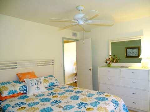 409 Pine Glen Lane #A-2, Greenacres FL - photo 18 of 23