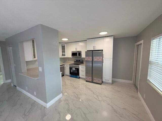 2 bedroom Condominium at 810 Lake Shore Drive #19, Lake View Condo Apts, Lake Park — photo 5