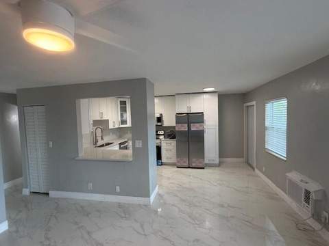 810 Lake Shore Drive #19, Lake Park FL - photo 8 of 13