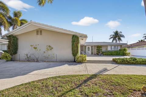 752 Lagoon Drive, North Palm Beach FL - photo 23 of 73