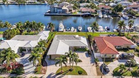 752 Lagoon Drive, North Palm Beach FL - photo 14 of 73